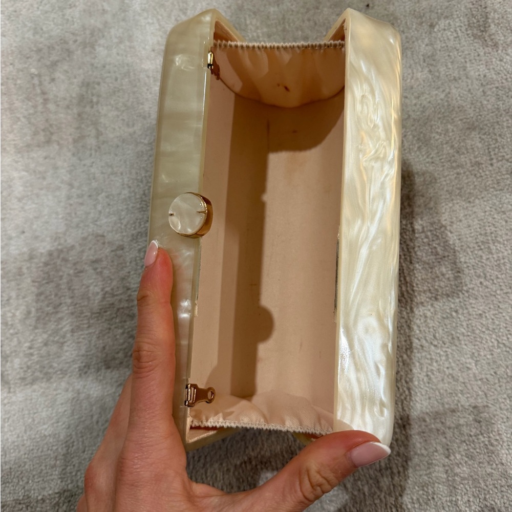 Amazon Essentials Cream Clutch - image 4